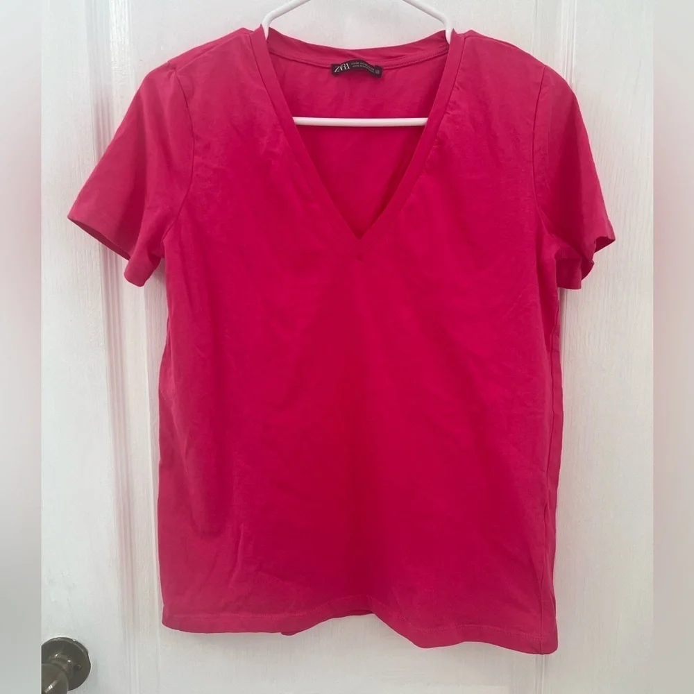 Zara Hot Pink Basic Vneck Cotton T-shirt (Size M) - Picture 4 of 7